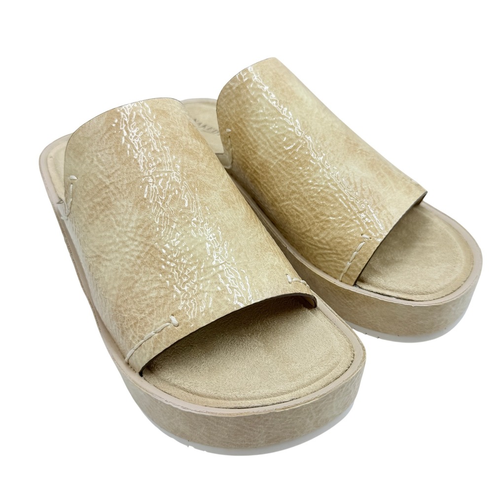 Naked Feet Reno Beige Platform Slide Sandals Womens 8.5 M Textured Open Toe New